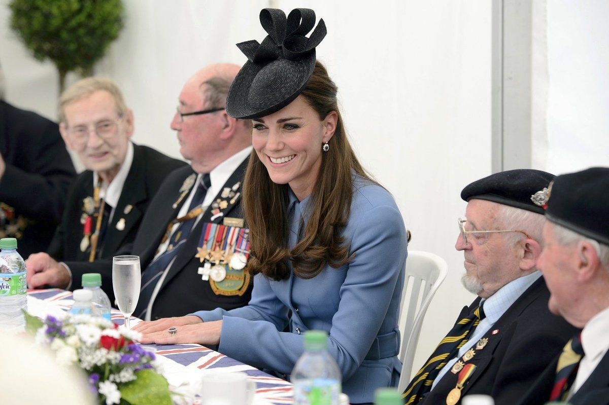Mezi veterány se mladá vévodkyně dobře bavila.