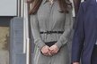 Vévodkyně Kate v šatech od Ralpha Laurena.