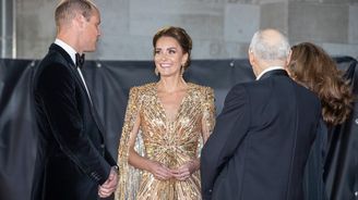 Oslnivý návrat: Vévodkyně Kate a její nejkrásnější večerní šaty