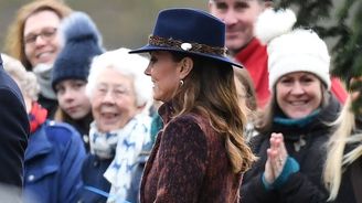 Věčná inspirace: Nejkrásnější „vánoční” kabáty vévodkyně Kate