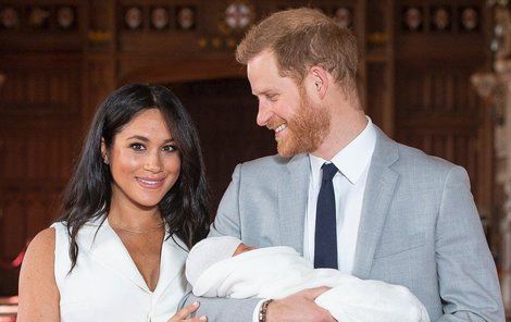 Princ Harry a vévodkyně Meghan se po narození syna schovávají před světem.