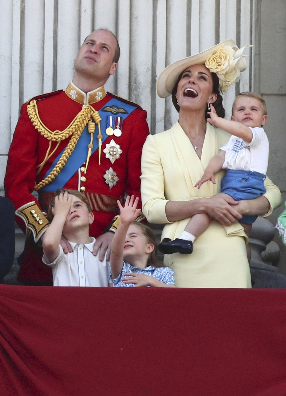 Trooping the Colour - oslavy narozenin královny Alžběty II.