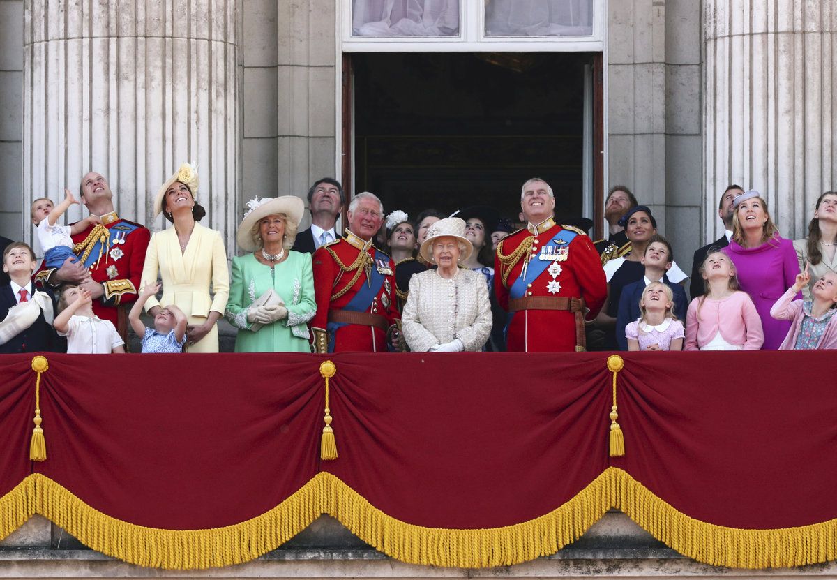 Trooping the Colour - oslavy narozenin královny Alžběty II.