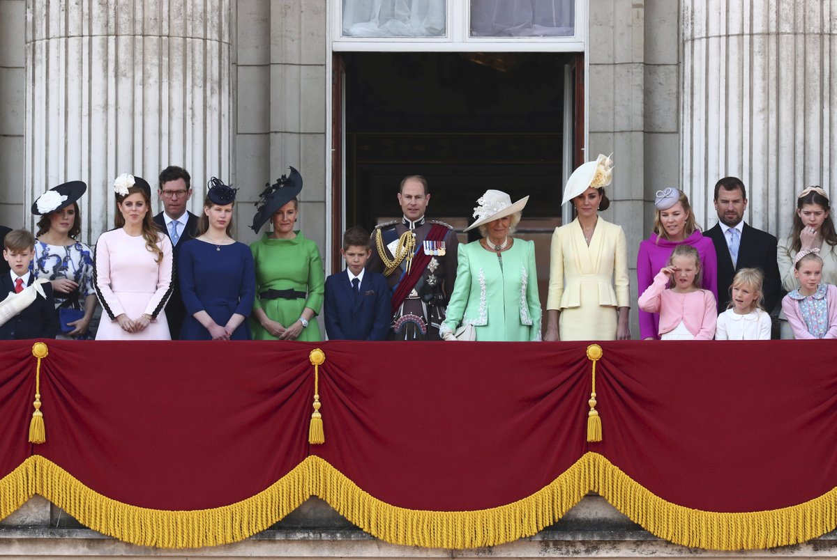 Královská rodina během oslav Trooping the Colour