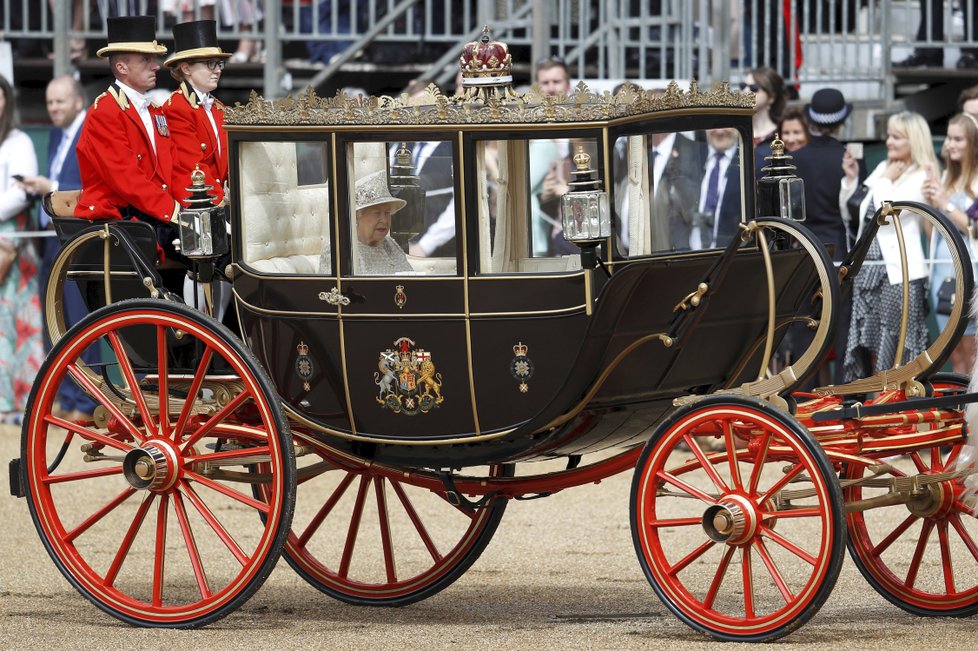 Trooping the Colour - Oslavy narozenin královny Alžběty II.