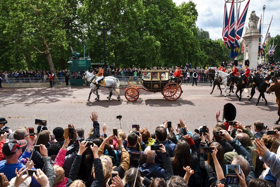 Trooping the Colour - Oslava narozenin královny Alžběty