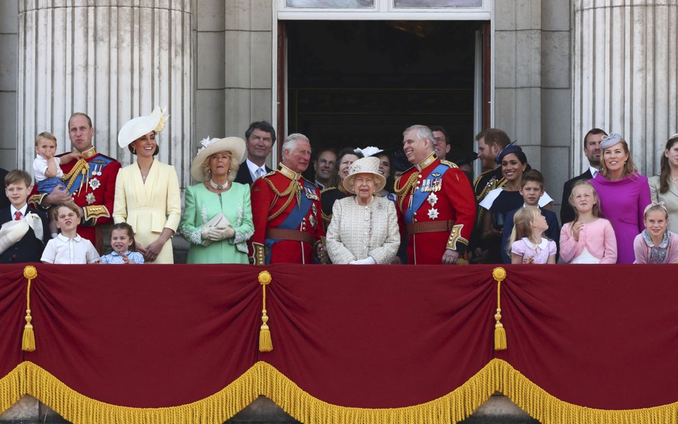 Trooping the Colour - oslavy narozenin královny Alžběty II.