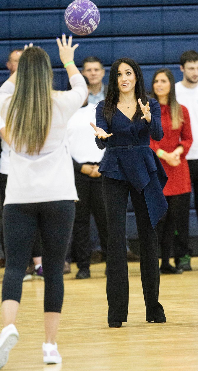 Vévodkyně Meghan hrála v tělocvičně netball