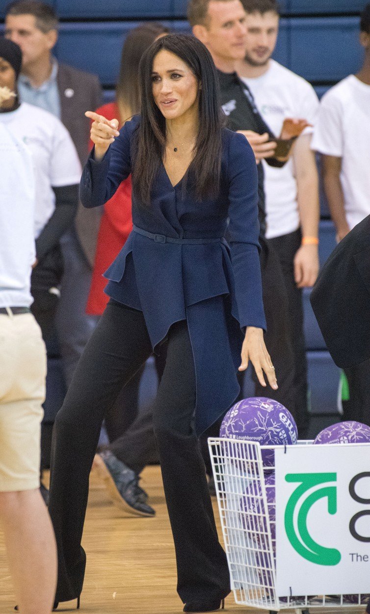 Vévodkyně Meghan hrála v tělocvičně netball