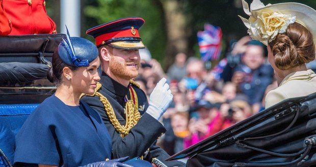 Vévodkyně Kate a Meghan na oslavách narozenin královny