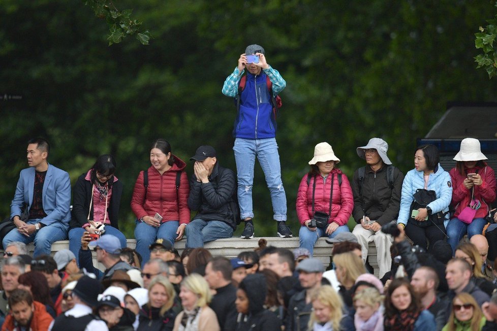 Trooping the Colour - přehlídka na oslavu narozenin královny Alžběty II.