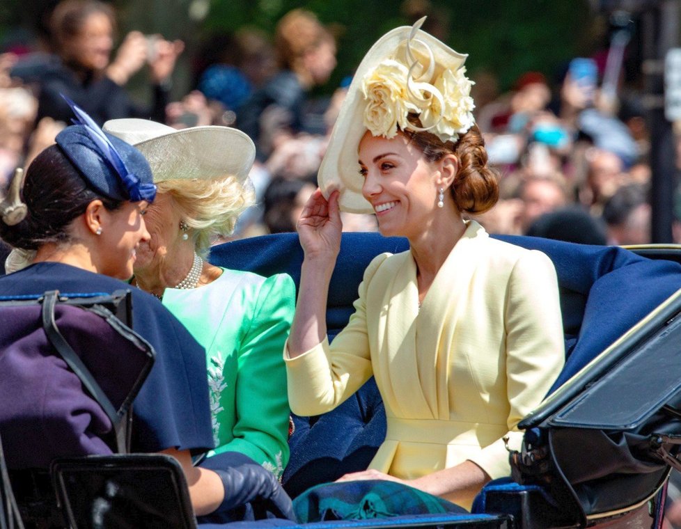 Vévodkyně Kate a Meghan na oslavách narozenin královny