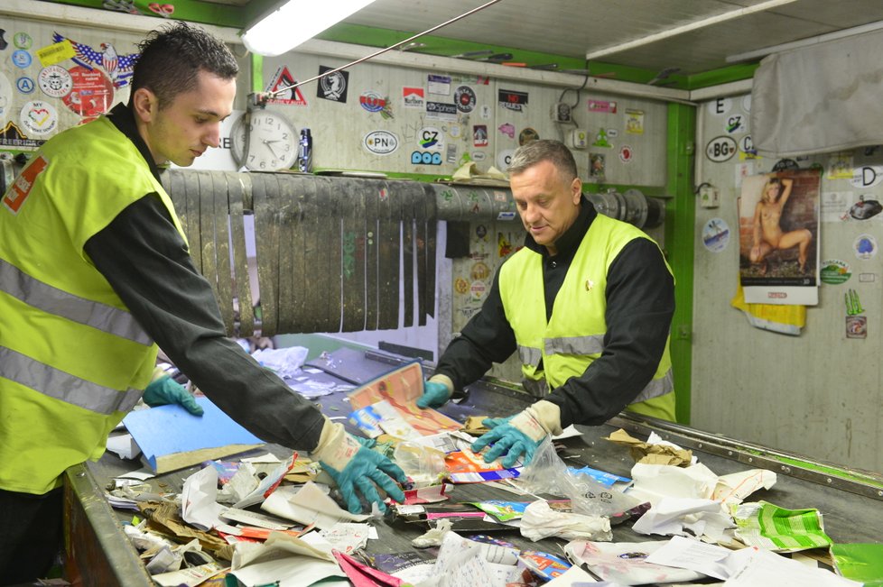 Vězeň Lukáš (22) pracuje osm hodin pět dní v týdnu.