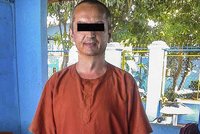 Čech vězněný v Kambodži popsal den v kriminále: Zavírání do klece, meditace