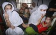 Ze svědectví vězněné Britky v Pákistánu: Chléb, voda, špína, násilí a epidemie!