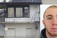 Bachař popsal detaily útěku nebezpečného vězně: Policie zásadně selhala, tvrdí