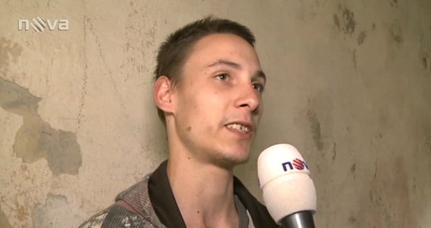 Mladík zažíval chvíle teroru, když byl bit ve sklepě kovovou tyčí.