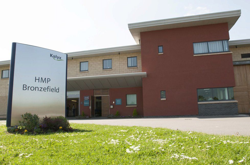 Ženská věznice HMP Bronzefield v britském Ashfordu, kam byl násilník po změně pohlaví přesunut.
