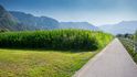 Moderní cyklotrasa pojmenovaná podle římské silnice zhruba kopíruje historickou trasu a patří k nejpopulárnějším cyklistickým trasám překonávajícím Alpy v severojižním směru.