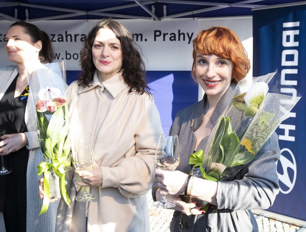 Krásné herečky Vica Kerekes, Klára Issová, Marta Jandová a  Barbora Šporclová Kodetová se staly patronkami výstavy orchidejí.