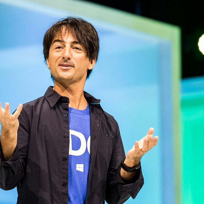 Viceprezident Microsoftu Joe Belfiore.