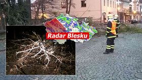 Vichr na Pardubicku trhal střechy, tisíce domácností nemají proud. Sledujte radar Blesku