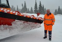 Vichřice zasáhla Česko: Silný vítr i sněhová bouře zaměstnala silničáře