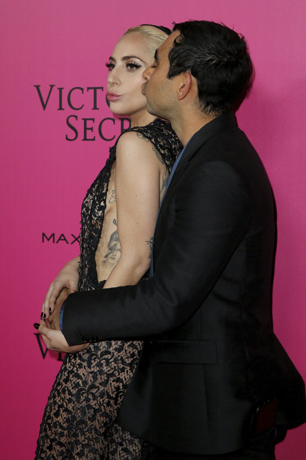 Victoria&#39;s Secret 2016: Lady Gaga a Nicola Formichetti