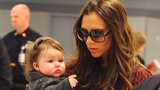 Malá Harper Beckham už má pořádnou hřívu! Vlasy bude mít dlouhé po mamince