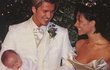 Victoria a David Beckhamovi v den své svatby 4. července 1999