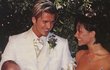 Victoria a David Beckhamovi v den své svatby 4. července 1999