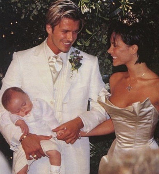 1999 Snímky ze svatby Victoria zveřejnila až vloni na Instagramu.