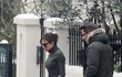 Victoria Beckham o berlích v botách na podpatku a bez kabátu