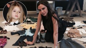 Victoria Beckham vyklidila šatník: Prodává oblečení dcerky Harper