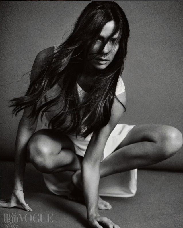 Victoria Beckham nafotila reklamní snímky pro Vogue China.