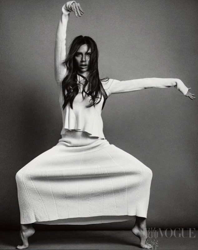 Victoria Beckham nafotila reklamní snímky pro Vogue China.