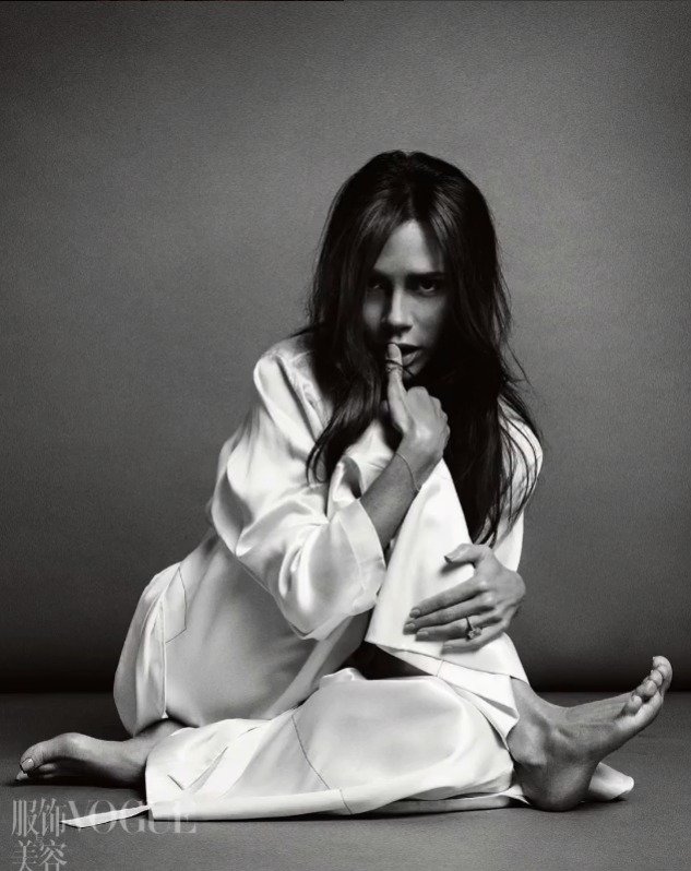 Victoria Beckham nafotila reklamní snímky pro Vogue China.