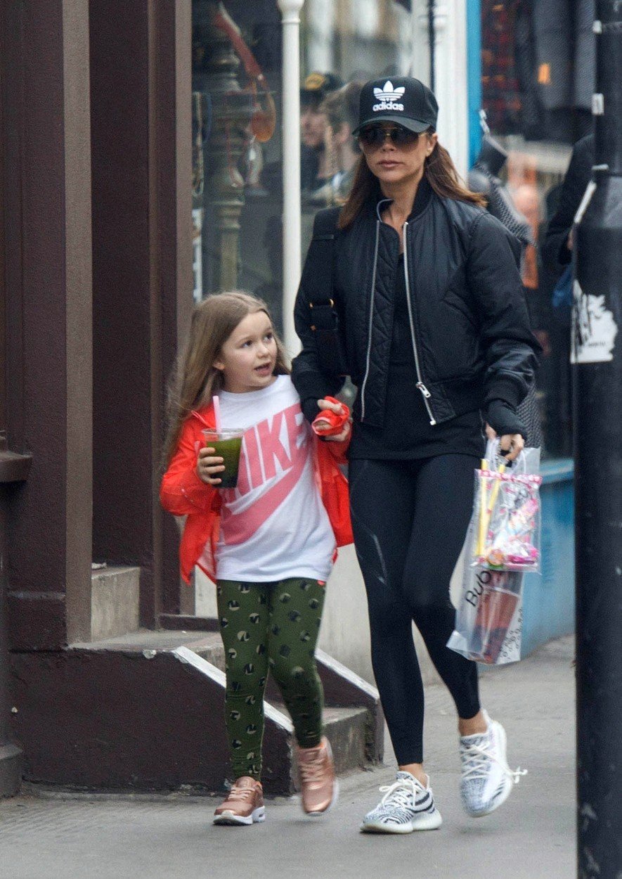 Victoria Beckham vyvedla svou dcerku.