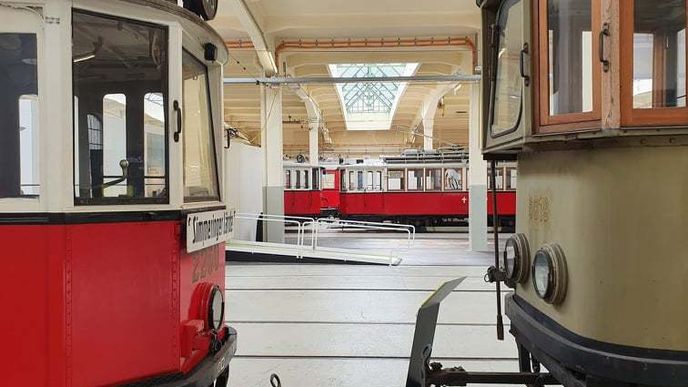 Vídeňské muzeum dopravy provádí návštěvníky historií městských dopravních prostředků.