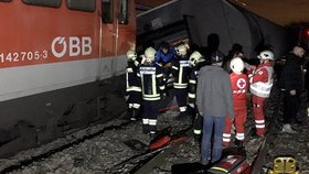 Nejméně 12 zraněných po srážce vlaků nedaleko Vídně.