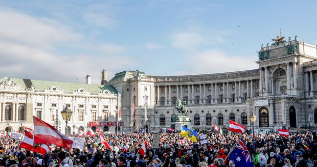 Rakušanům došla trpělivost: Ve Vídni masivně demonstrovali, hlavně proti povinné vakcíně