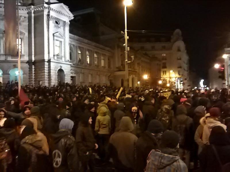 Protesty v ulicích Vídně proti plesu nacionalistů z FPÖ