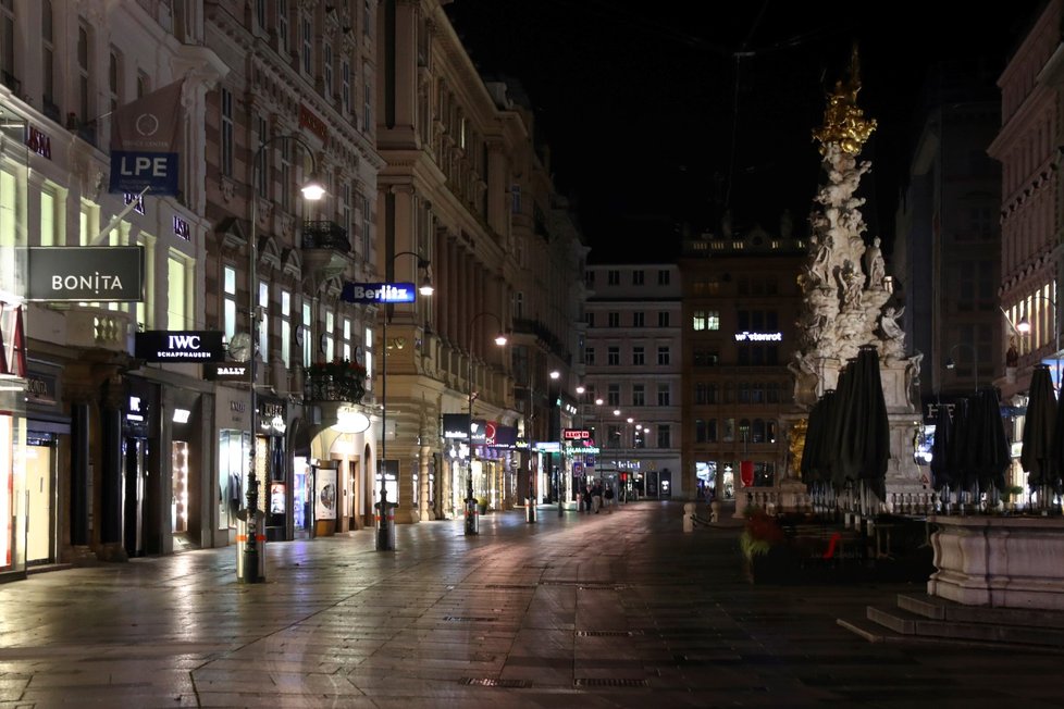 Noční zákaz vycházení v rakouské Vídni (3. 11. 2020)