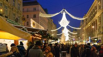 Výšlap adventní Vídní: Cesta provoněnými vánočními trhy a kavárnami plnými delikates