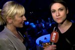 Ovíněná Lenka Dusilová dává rozhovor