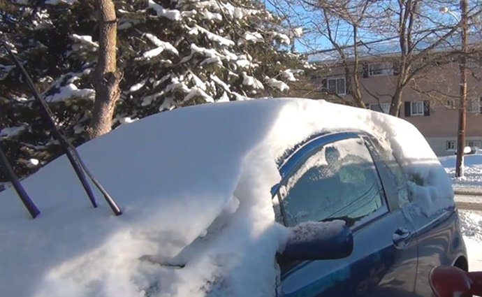 Video: Jak rychle uklidit sníh z auta? Zkuste pořádné audio!