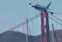 Boeing 747 těsně minul slavný Golden Gate!