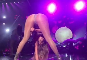 Jennifer Lopez ve Vegas: Ve 48 letech předvedla dráždivou show