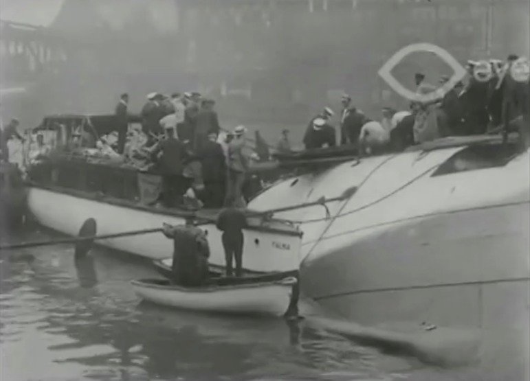 Ve starých filmových záznamech se našly obrázky tragického lodního neštěstí na Michiganském jezeře z roku 1915.