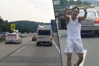 Zdrogovaný student na dálnici vybržďoval další řidiče